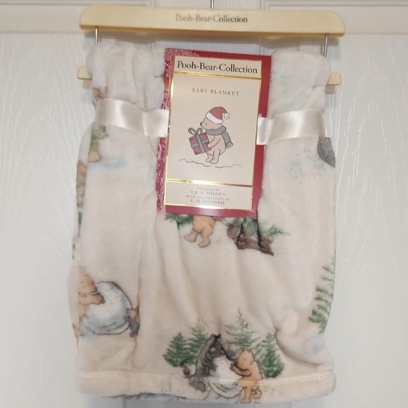 Pooh Bear Baby Blanket with Forest Print - Picture 2 of 6